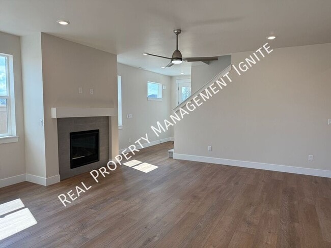 Building Photo - 60948 SE Apollo Pl