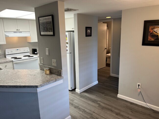 Foto del edificio - 3100 Seasons Way