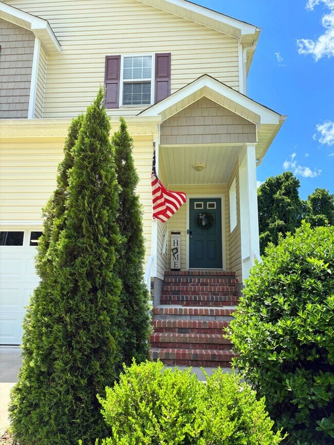 Building Photo - 3 Bedroom Home in Downtown Southern Pines!
