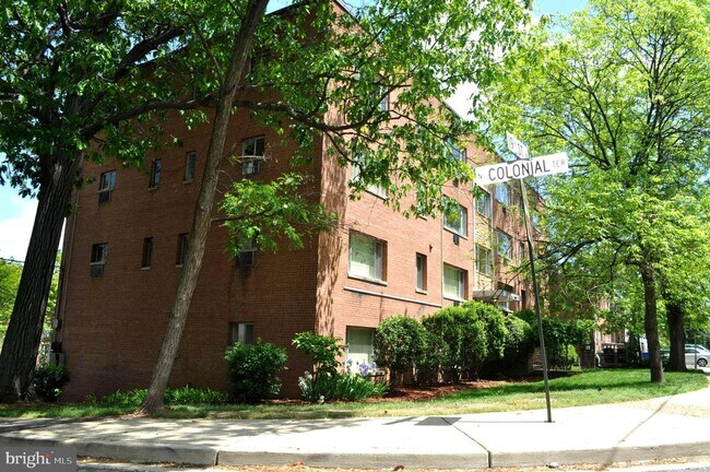 Foto del edificio - 1601 19th St N
