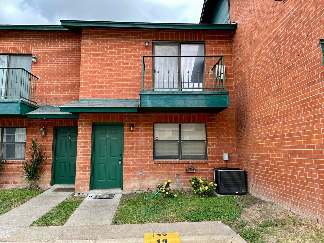 Primary Photo - 8915 McPherson Rd