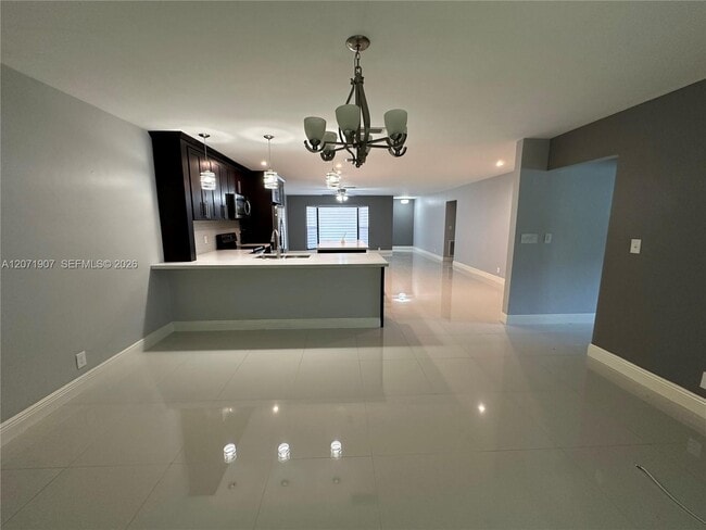 Foto del edificio - 410 NW 65th Ave