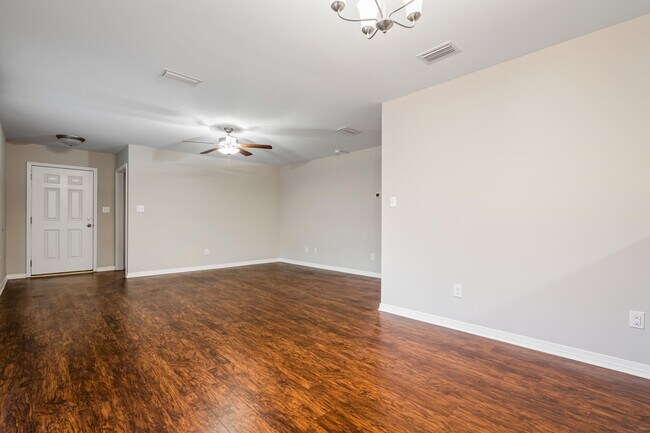 Foto del edificio - 3836 Chesterfield Ln