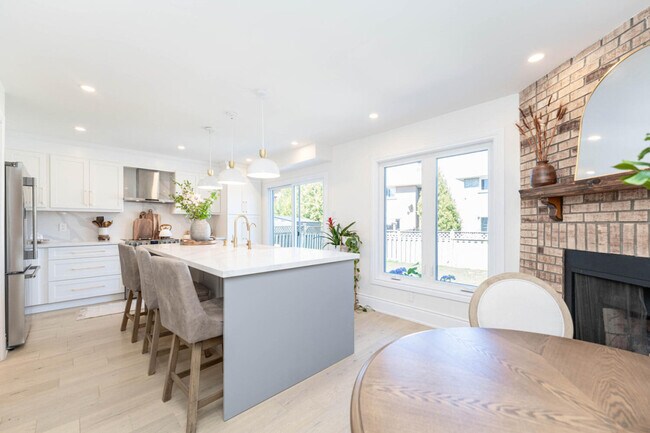 Building Photo - 54 Glenmanor Dr