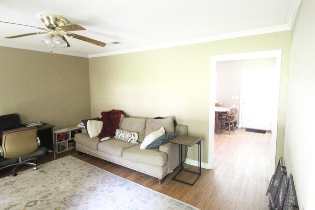 Foto del edificio - 1610 Drayton Ln