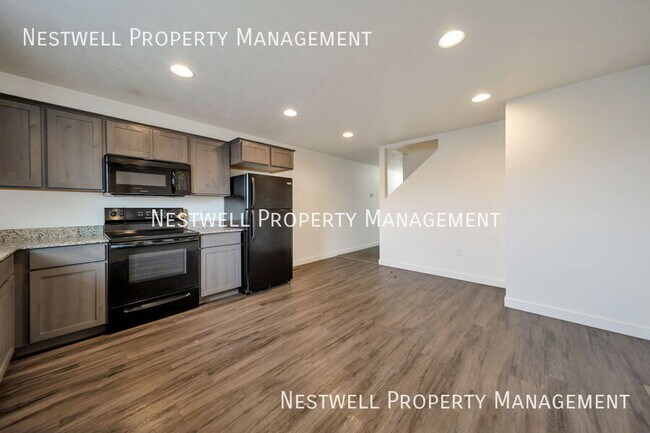 Building Photo - 734 E 550 S