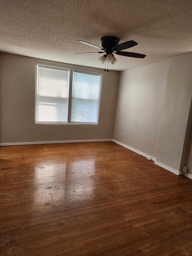 Foto principal - 18 W Kemp Ave
