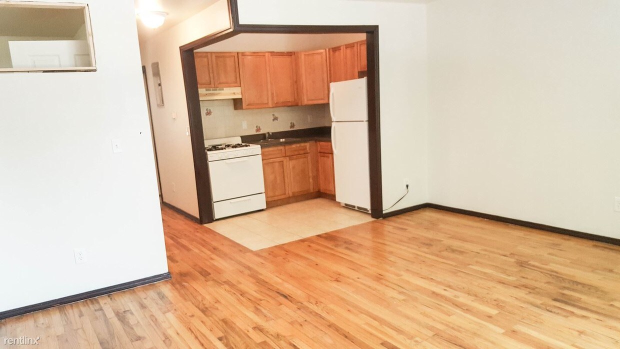Primary Photo - 446 Throop Ave