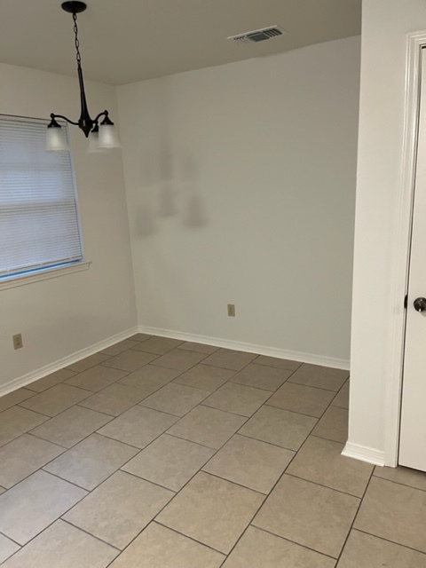 Building Photo - 1246 Park Dr