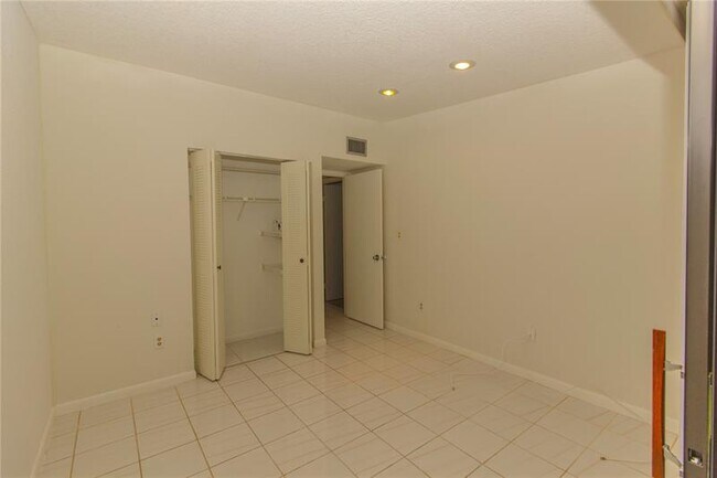 Foto del edificio - 9426 S Belfort Cir