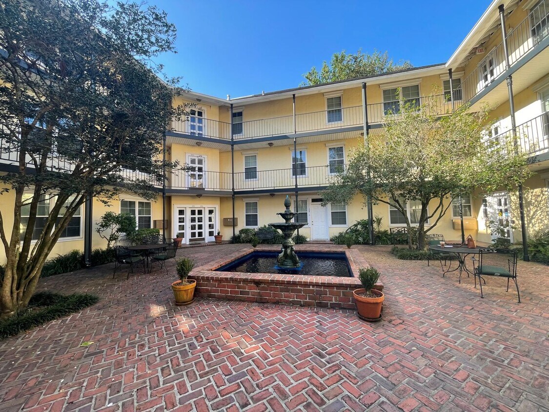 Primary Photo - St Charles Ave 1BR with OFF STREET parking...