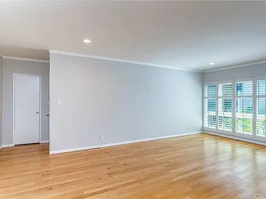 Foto del edificio - Beautiful one bedroom Located within walking distance to Ventura Blvd