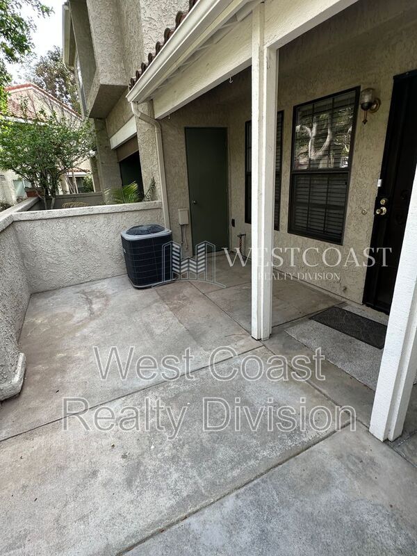 Building Photo - 8167 Vineyard Ave