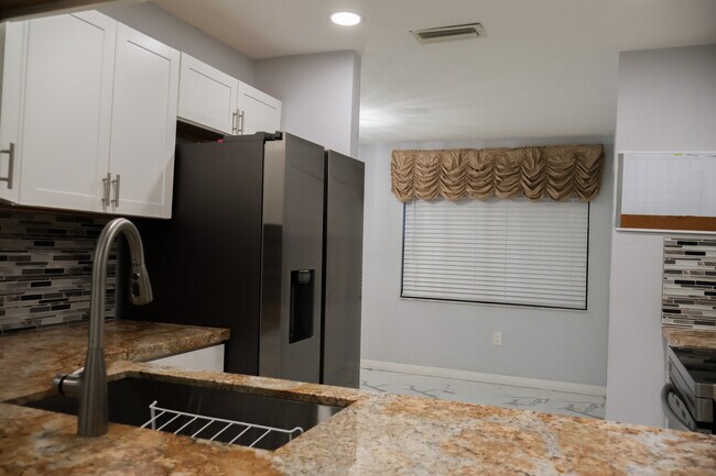 Foto del edificio - 5266 Gate Lake Rd