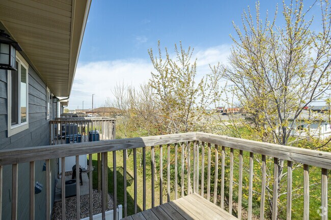 1BR, 1BA - 818SF - Balcón - Harvest Acres