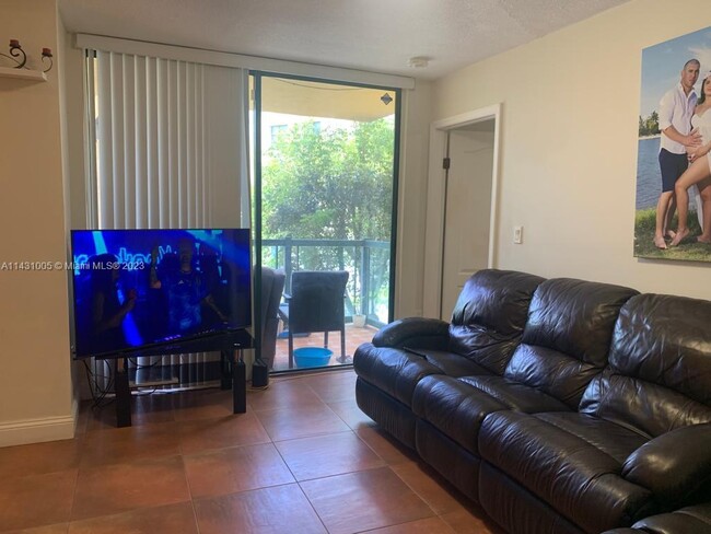 Foto del edificio - 11800 SW 18th St