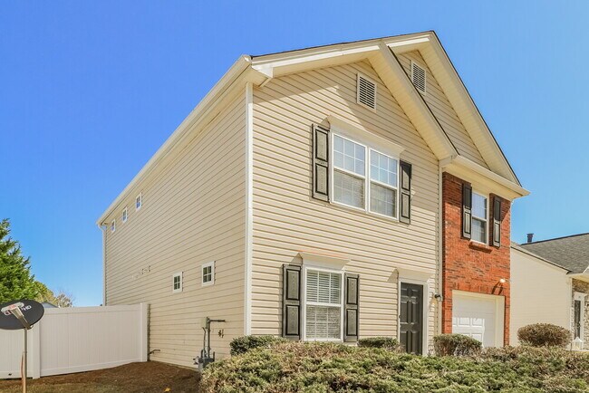 Foto del edificio - 141 Oak Grove Pl