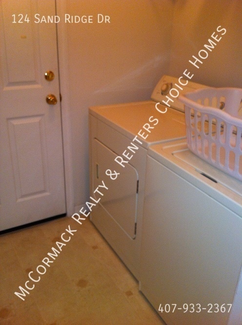 Foto del edificio - 124 Sand Ridge Dr