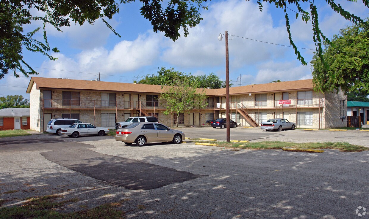 Primary Photo - 813 N Park St