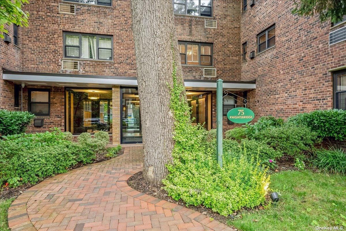 Primary Photo - 75 Knightsbridge Rd