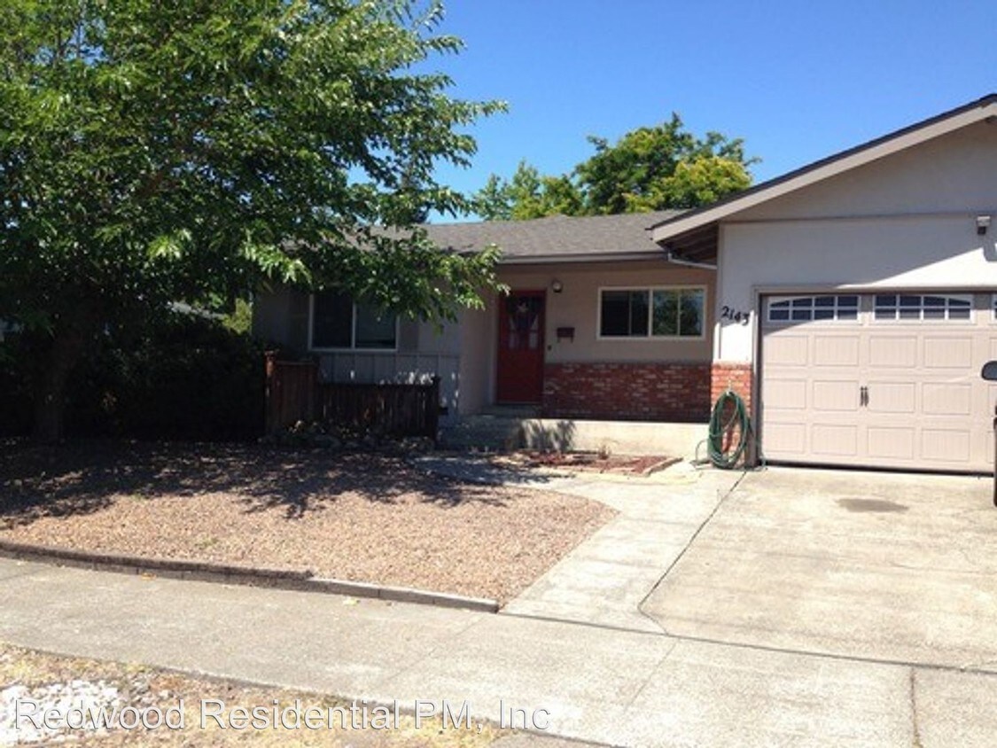 Primary Photo - 4 br, 2 bath Apartment - 2143 Mission Blvd