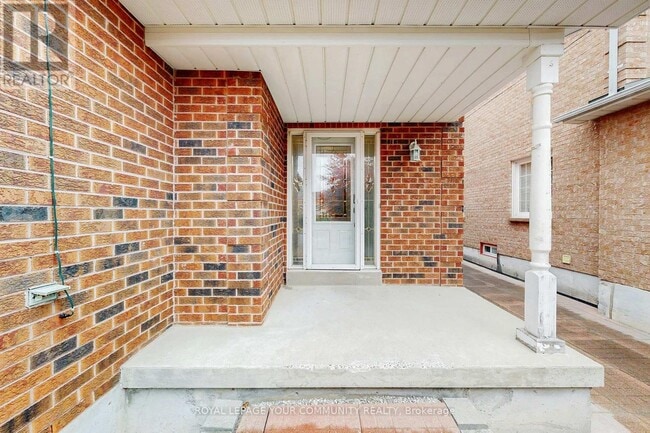 Building Photo - 104 Pentland Crescent