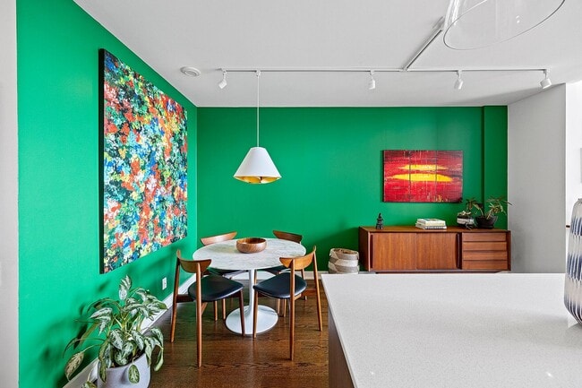 Photo du bâtiment - 5 Hanna Ave