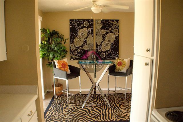 Foto del edificio - 2800 Sayles Blvd