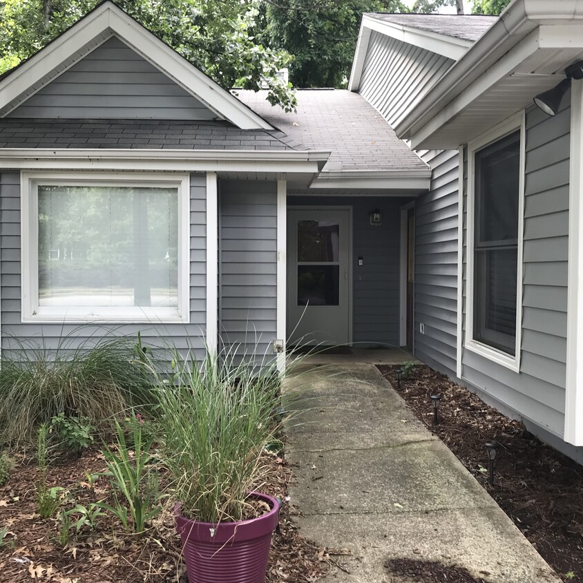 Front entrance - 213 Standish Dr