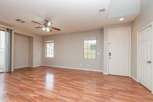 Foto del edificio - 712 Cades Cove Ave