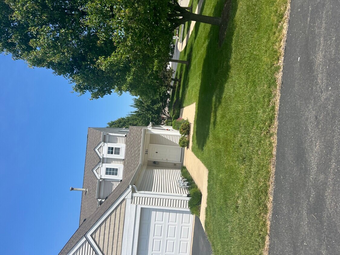 Primary Photo - 2419 Sheehan Dr