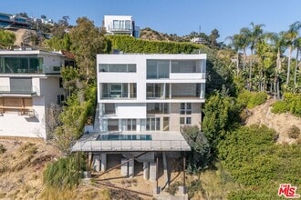 Building Photo - 1853 Sunset Plaza Dr