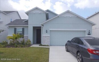 Building Photo - 2552 Carrick St