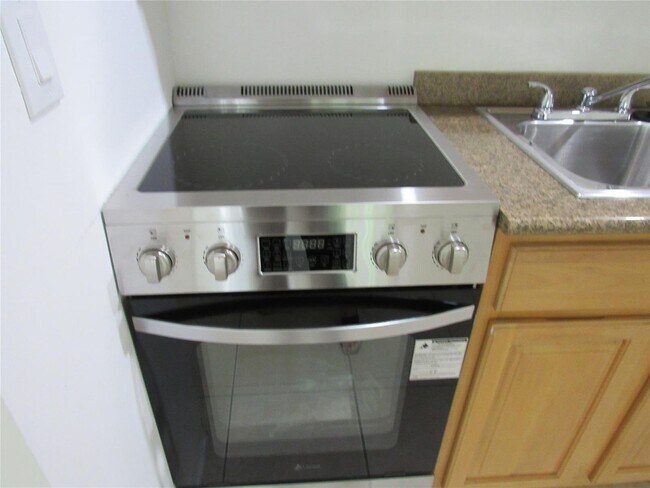 Foto del edificio - 1102 Bahama Bend Apt #E1, Coconut Creek, F...