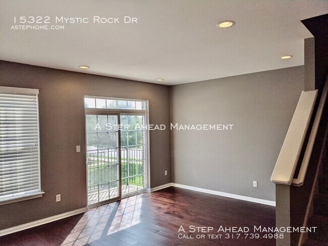 Foto del edificio - 15322 Mystic Rock Dr