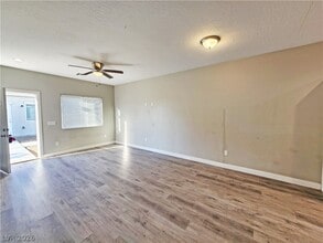 Building Photo - 1121 Sixshooter Ave