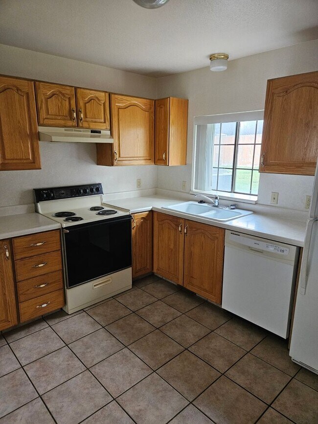 Foto del edificio - North Orem 2 bedroom/1 bath apartment