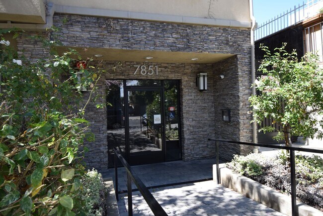 Building Photo - 7851 Ventura Canyon Ave