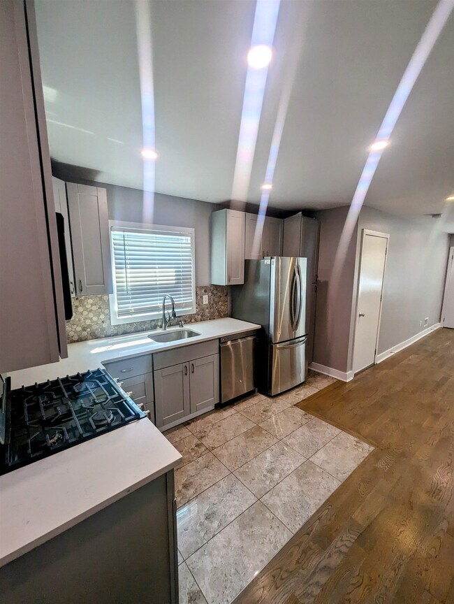 Building Photo - 440 New York Ave