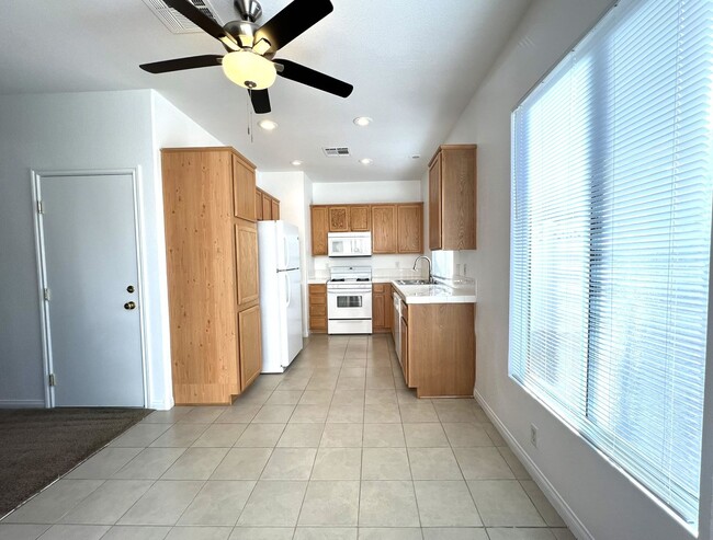 Building Photo - GATED COMMUNITY, 3 BEDROOM, 2.5 BATH, 2 ST...