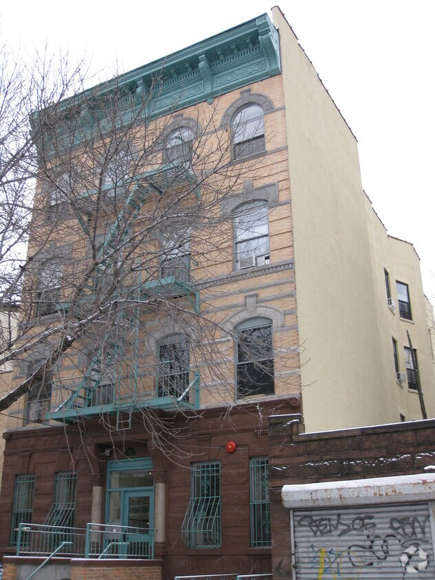 Building Photo - 1125 Putnam Ave