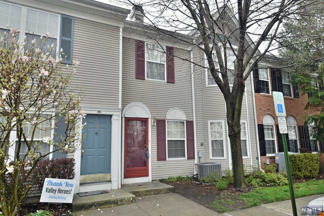 Primary Photo - 2196 Kent Ct
