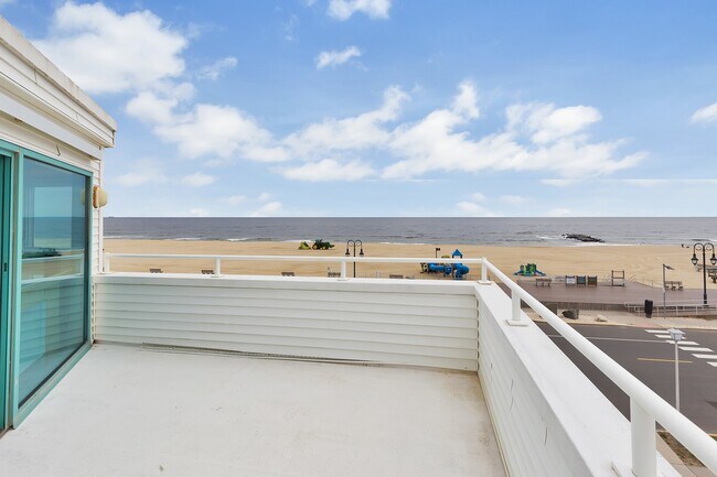 Building Photo - 709 Ocean Ave