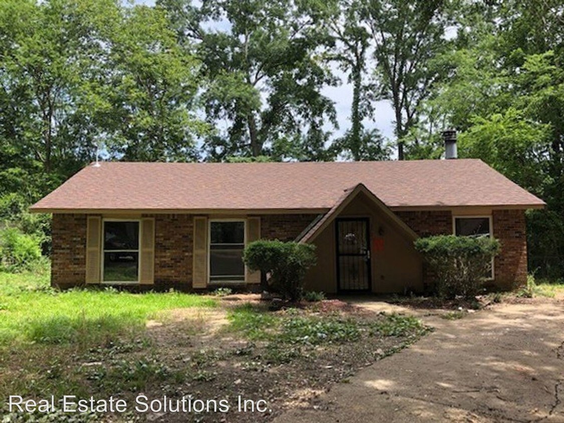 Foto principal - 3 br, 1 bath House - 1701 Shady Lane Dr