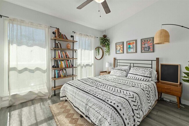 Foto del edificio - 3810 Southway Dr