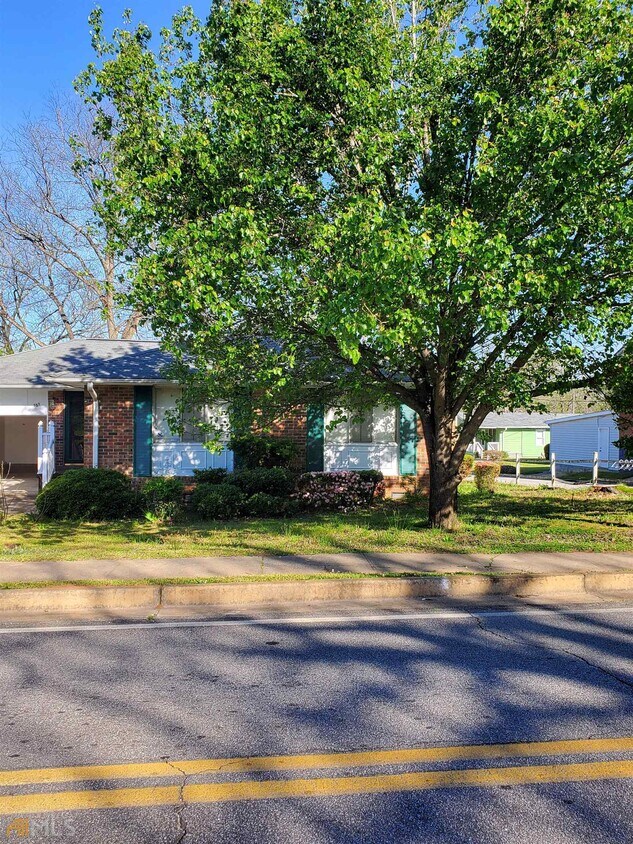 Foto principal - 361 Mill St
