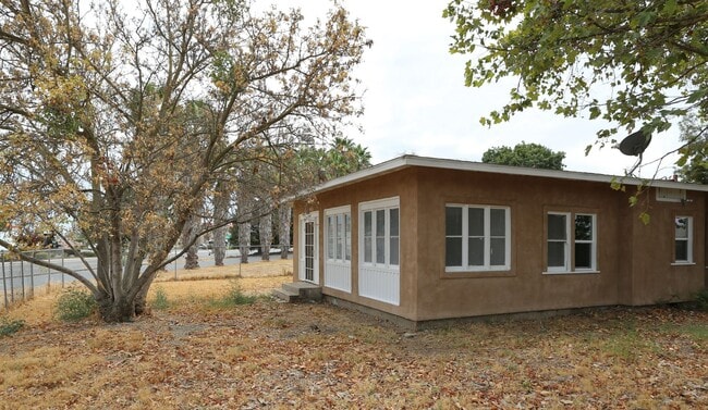 Photo - Country Living in the City House