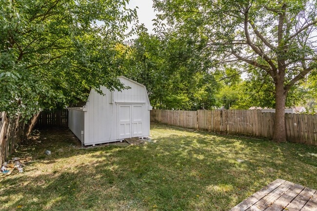 Building Photo - AVOID SCAMMERS!! WE DO NOT POST ON CRAIGSLIST!! Charming 2 Bedroom, 1 Bath brick home a block fro...