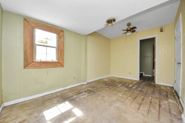 Building Photo - 5747 Easthampton Dr