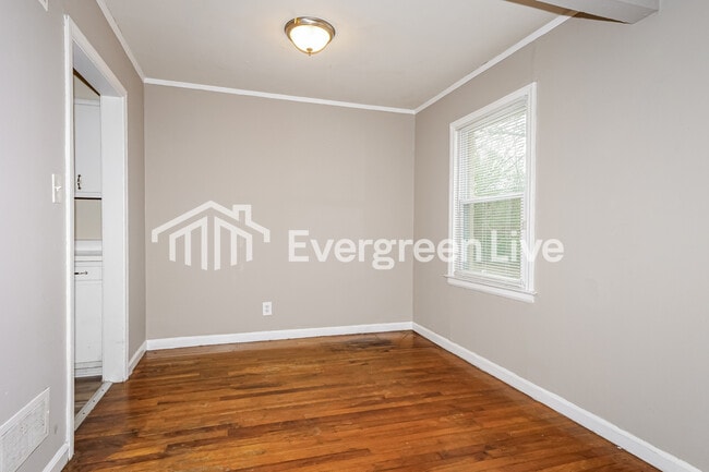 Building Photo - 401 Bonita Dr